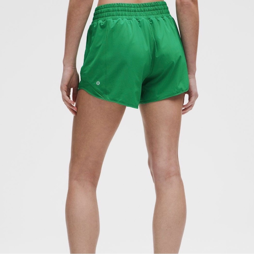 Lululemon Hottie Hot Shorts Size 2 Green NWT - Picture 3 of 10